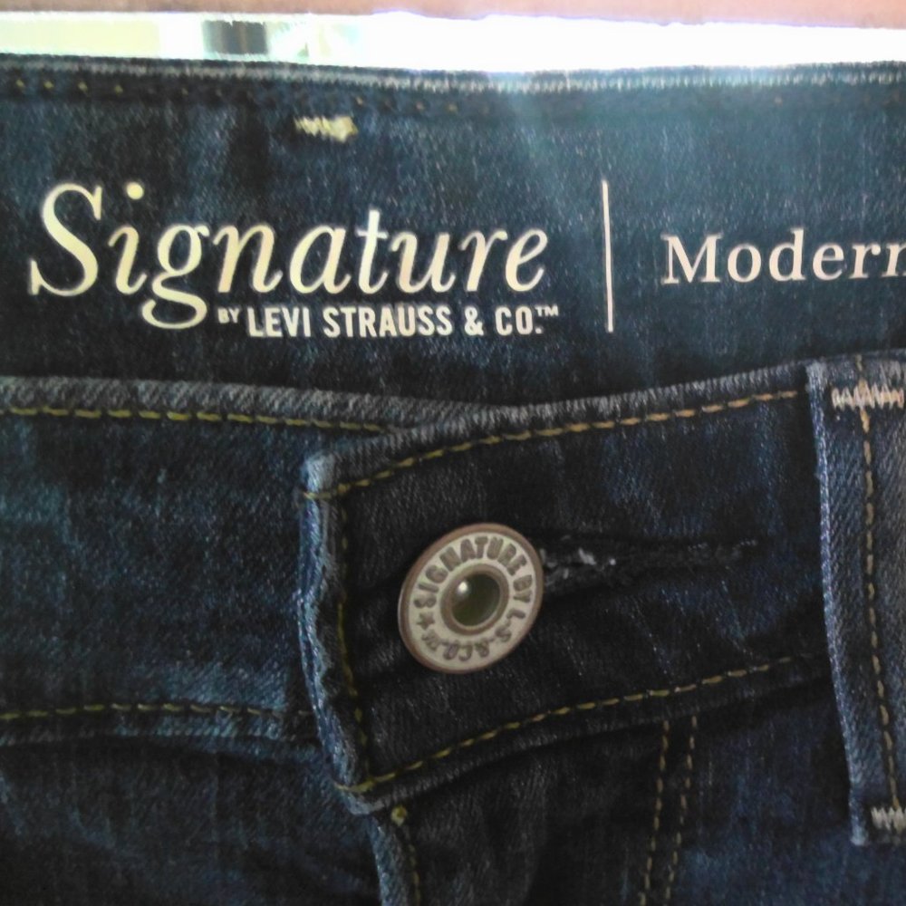 Jeans - Picture 2 of 3